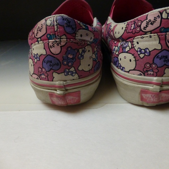 HELLO KITTY VANS SPEC EDITION PINK SLIP ONS - Picture 8 of 8